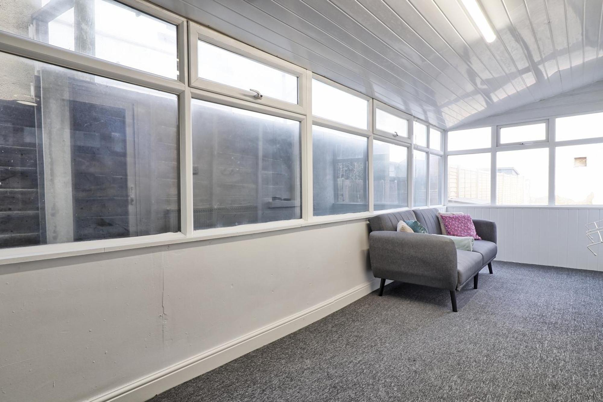 Beautiful Spacious Four Bedroom House With Parking For 2 Cars, 5 Minute Walk To Southend Station Esterno foto
