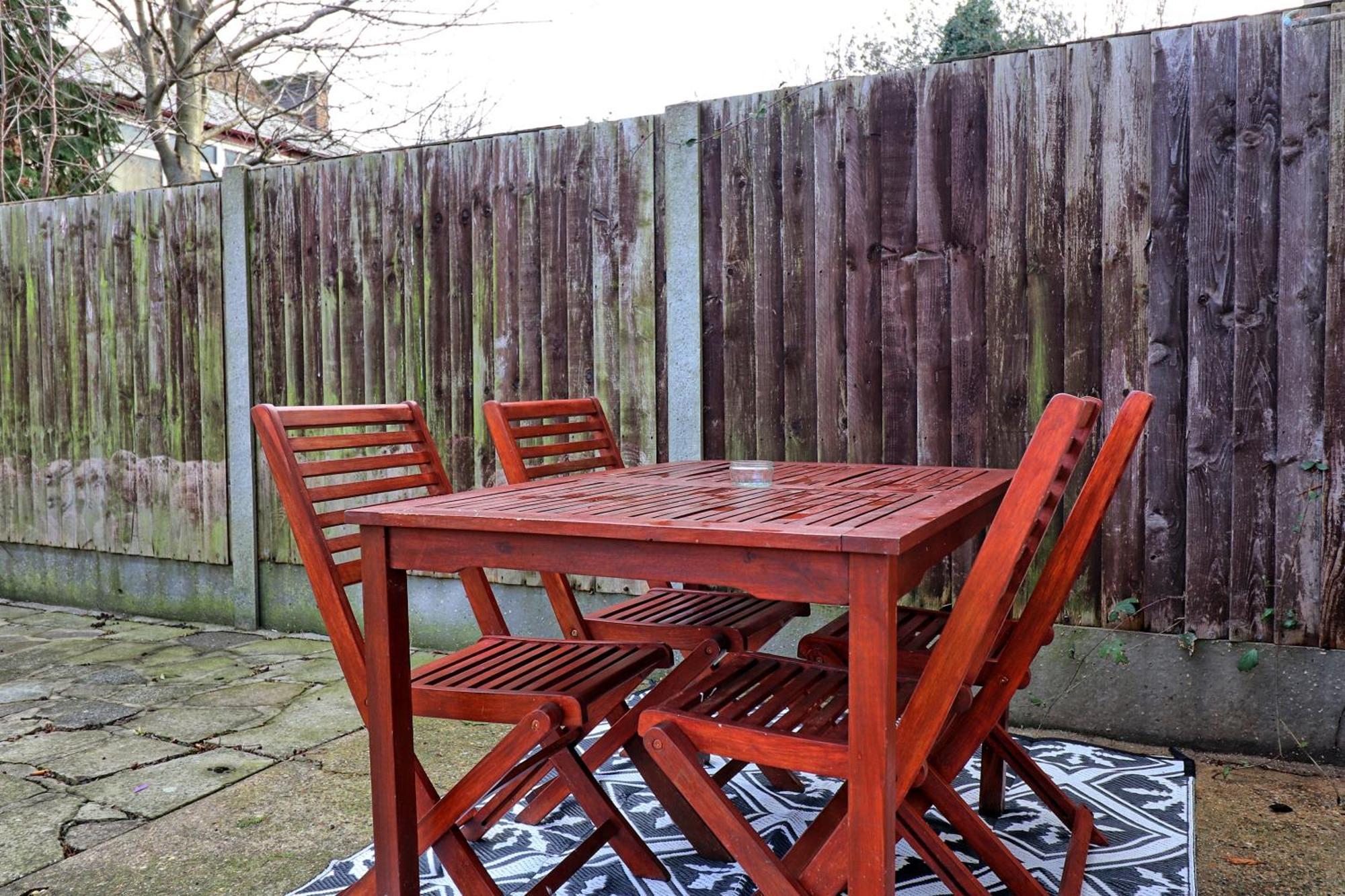 Beautiful Spacious Four Bedroom House With Parking For 2 Cars, 5 Minute Walk To Southend Station Esterno foto